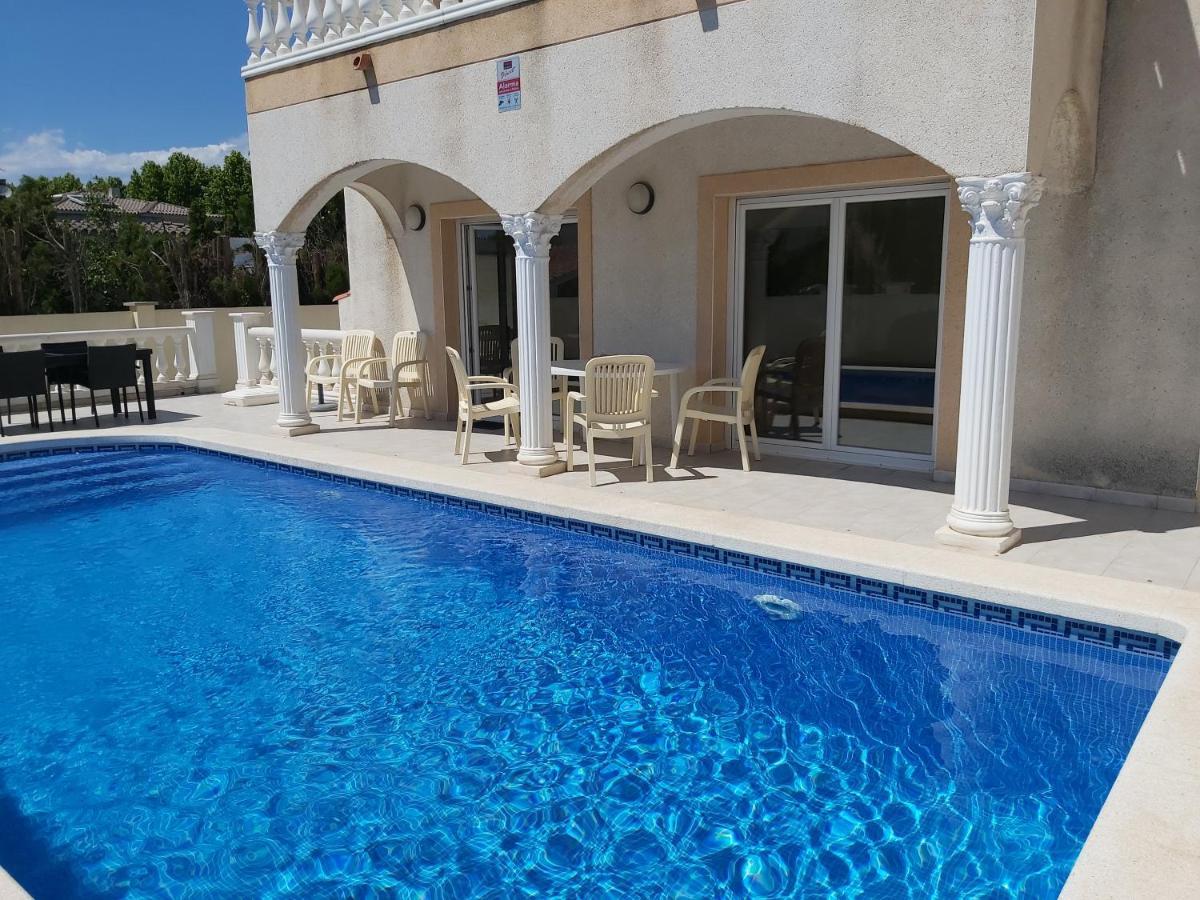 Вилла Casa Amb Piscina Privada Эмпуриабрава Экстерьер фото