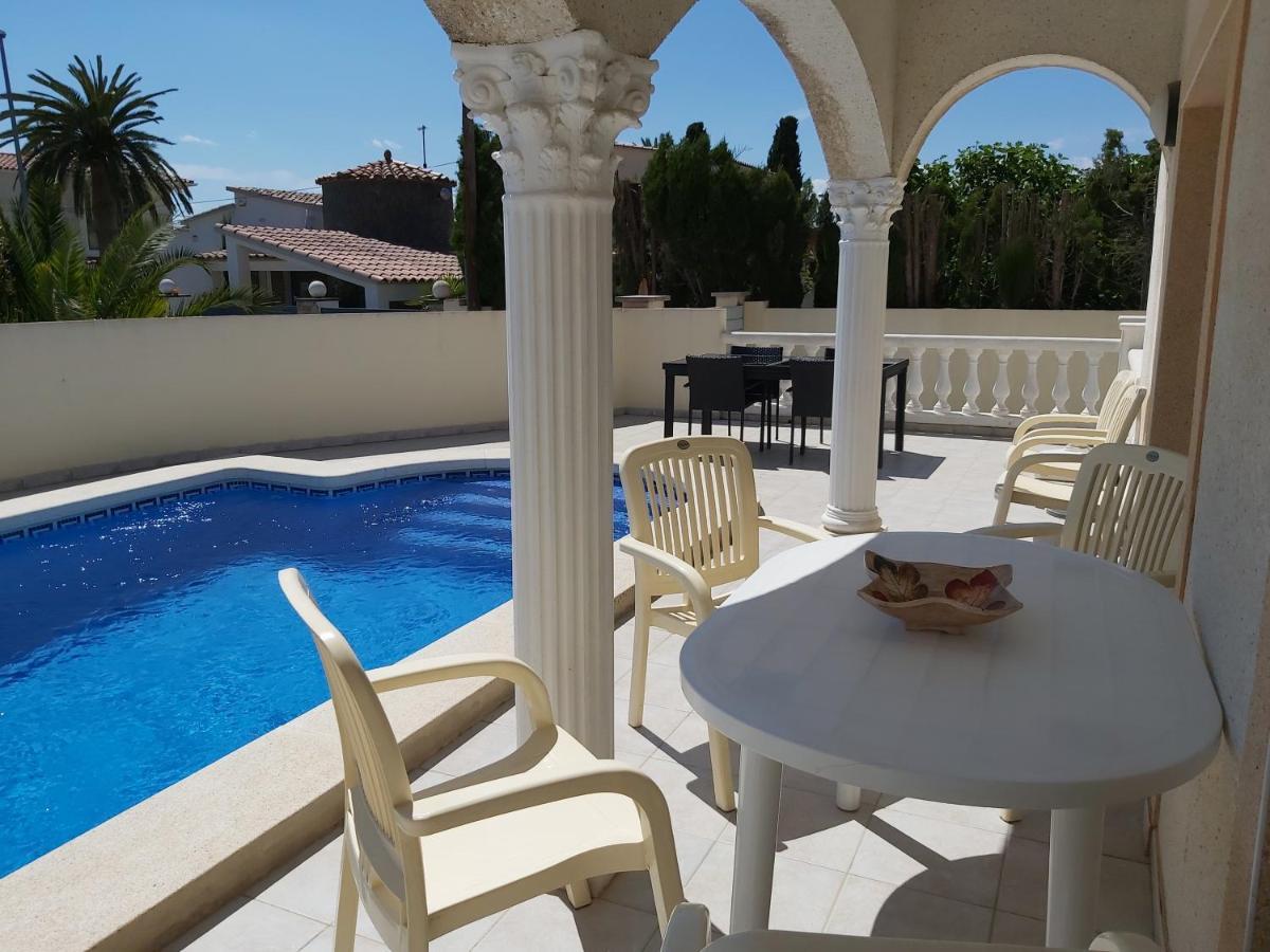 Вилла Casa Amb Piscina Privada Эмпуриабрава Экстерьер фото