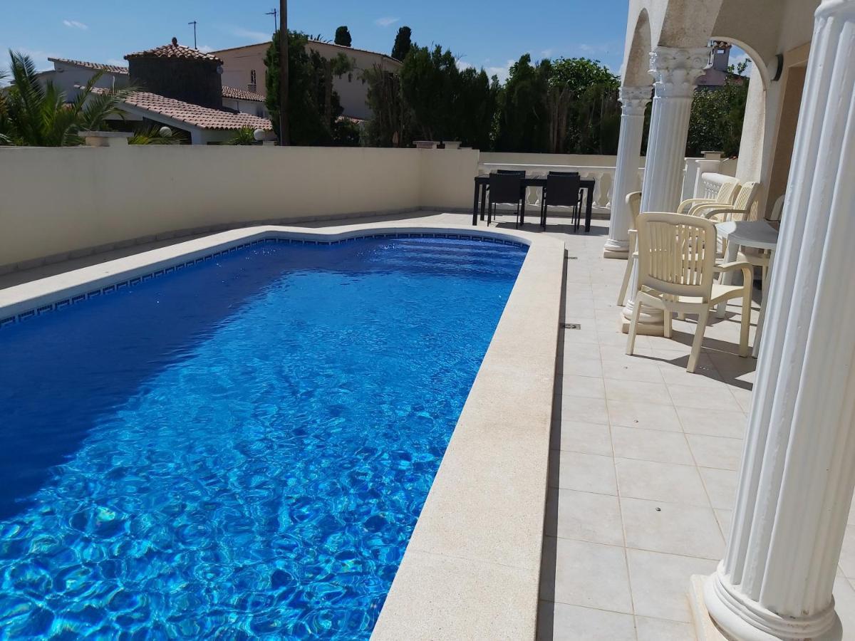 Вилла Casa Amb Piscina Privada Эмпуриабрава Экстерьер фото